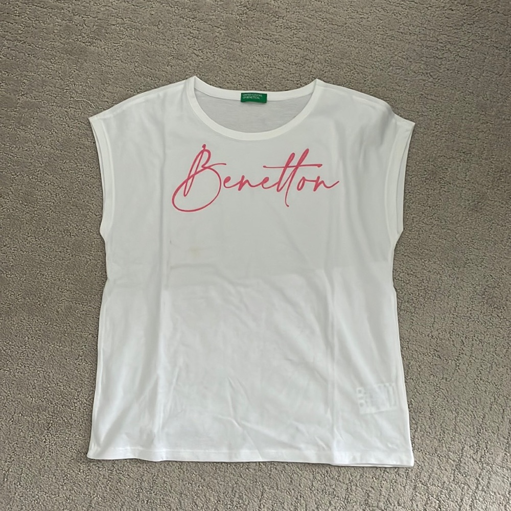 Benetton girls white tshirt size xl.